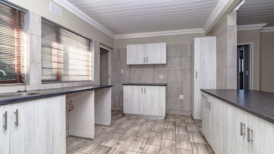 6 Bedroom Property for Sale in Costa Sarda Western Cape
